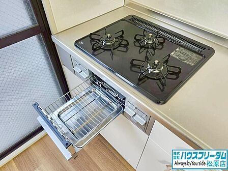 お料理好きの方にも嬉しい3口ガスコンロ♪