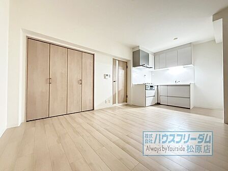 空間を広く使える壁付けキッチン