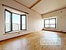 寝室：2面採光の明るいお部屋は子供部屋にぴったりです。