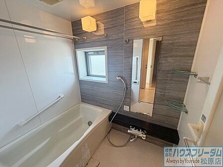 浴室乾燥機付き!梅雨や花粉の季節もストレスフリー♪