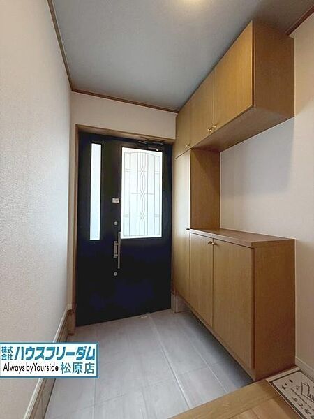 玄関を拡大表示