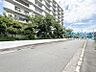 外観：前面道路