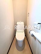 こちらは２階のトイレです♪トイレは１階と２階の二カ所にございます♪