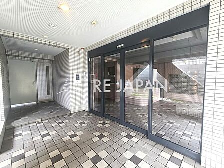 オートロック付きのマンションです(^_-)-☆