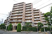 明るく爽やかな色合いの外観♪