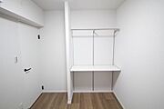 【クローゼット】各居室に完備！快適にお過ごしいただけます。荷物の多い方でもストレスなく生活できる素敵なマンションです。