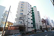 明るく爽やかな色合いの外観♪