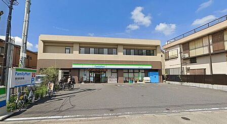 ファミリーマート足立宮城一丁目店 440m