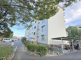 山田池住宅11号棟  ｜ 大阪府枚方市田口山1丁目（賃貸マンション2LDK・4階・46.77㎡） その1