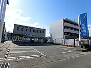 広島銀行西条南支店(銀行)まで320m