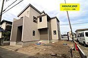 【午後の光を活かす、家計に優しい西向き】午後から夕方にかけて多く光を取り入れることが出来るため、冬場も暖かく電気代の節約になります！遅い時間まで明るさが続くため、夕暮れまで心地よく過ごせます。