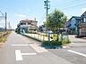 周辺：辰巳団地ちびっ子広場身近に公園・広場があり、お散歩や気分転換にぴったり。お子様の遊び場としても、家族でのんびり過ごす場所としても気軽に利用できます。 1030m