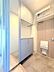 玄関：【シューズボックス】大容量のシューズボックスで靴の種類や季節に応じて多くの靴を収納でき、家族全員分の靴を一箇所にまとめて管理できます。