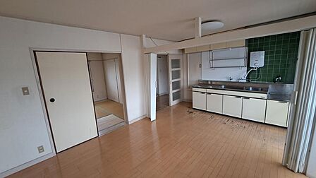 和室とつなげて利用できるため、ゆったりとした団らんスペースを確保できます。