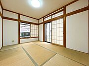 【和室】約6帖の和室です。