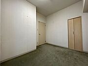 【洋室】約5帖の洋室になります。
