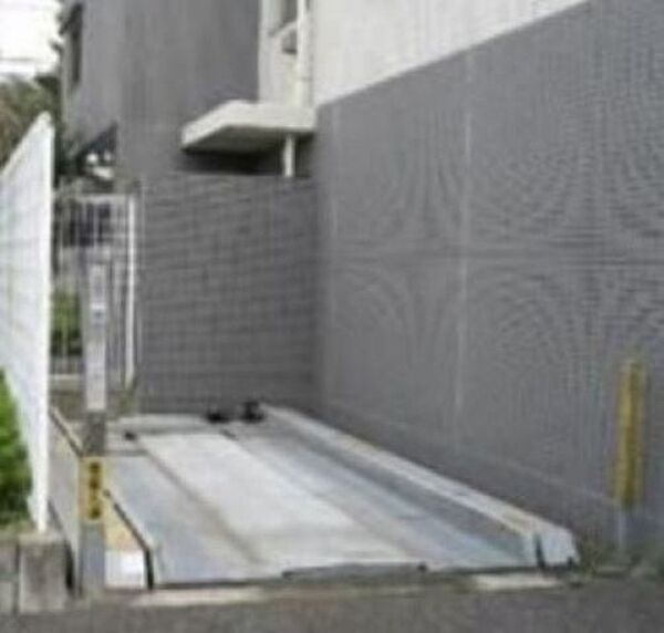 画像7:レヴィーガ練馬春日町駅前の駐車場