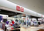 ユニクロ新宿高島屋店 603m