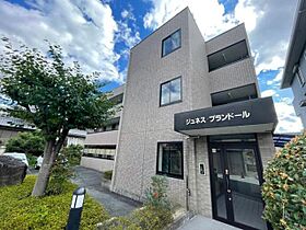 ジュネス・ブランドール  ｜ 大阪府吹田市山田東４丁目22番11号（賃貸マンション1K・3階・27.30㎡） その1