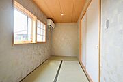 隠れ家のような「おこもり感」ある和室。約4帖