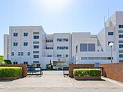 鶴ヶ島市立西中学校 徒歩11分。 810m