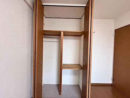 お部屋を最大限広く使って頂けるよう、全居室に収納スペース付!