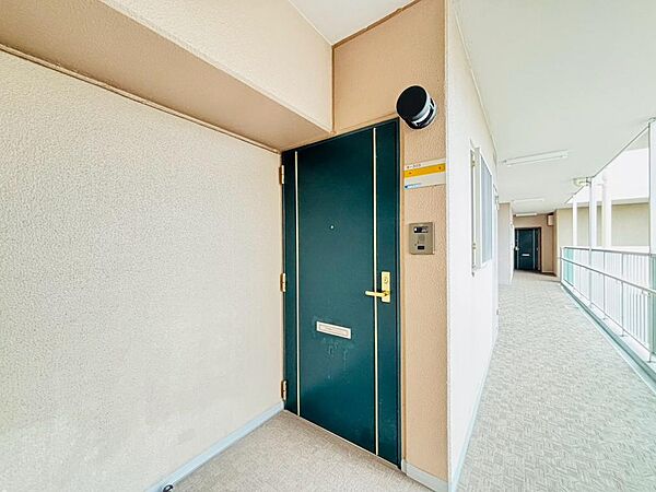 玄関を拡大表示