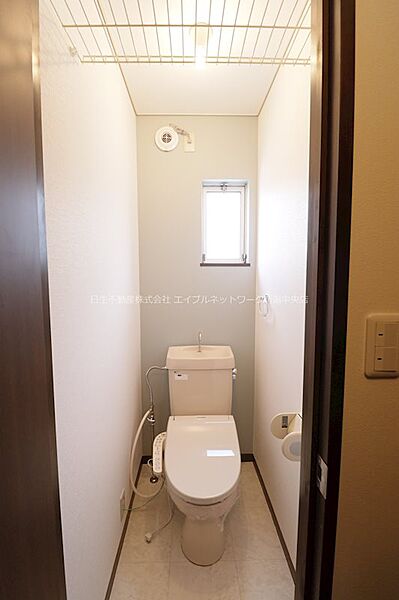 画像10:トイレは窓付き！
