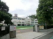 荒川区立第二瑞光小学校 1014m