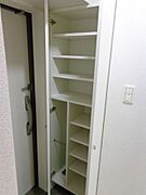 収納タップリの下駄箱