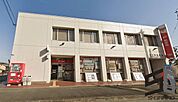 南足柄郵便局 徒歩14分。郵便局が利用でき、荷物の発送や手続きもスムーズに行える快適な環境です。 1120m