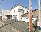 塚原郵便局 徒歩8分。郵便局が利用でき、荷物の発送や手続きもスムーズに行える快適な環境です。 620m