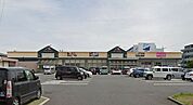 A・コープ旭店 スーパーが揃い、毎日の買い物がスムーズ。新鮮な食材で家族の食卓を支えます。 680m
