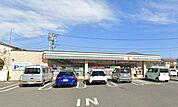 セブンイレブン小田原飯田岡駅南店 徒歩9分。コンビニが利用でき、急な買い物や日常のちょっとした用事にも便利な環境です。 720m