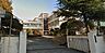 周辺：寒川町立旭が丘中学校 徒歩8分。中学校があり、落ち着いた環境で学べる安心感が子育て世帯に支持されています。 580m