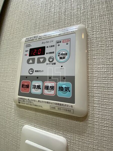 画像24:パークアクシス心斎橋　浴室換気乾燥暖房機