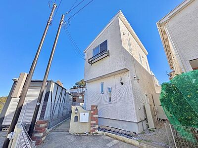外観：大きなお庭付き！家庭菜園等の趣味の時間にご活用いただけます！