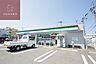 周辺：【コンビニエンスストア】ファミリーマート菱江三丁目店まで570ｍ