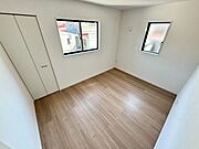 【Bedroom】ナチュラルな内装で、リラックスできる空間。寝室や書斎にも最適です。