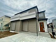 【Exterior】落ち着いたカラーの外観が魅力。モダンで洗練された印象の戸建てです。