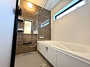 【Bathroom】リラックスできる空間で、一日の疲れを癒し、心身共にリフレッシュできます。