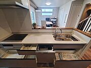 【kitchen】家事の時短に便利な食洗機付き。手洗い不要で毎日の負担を軽減します。