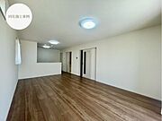 【Living】広さと明るさにこだわったリビング。家族とのコミュニケーションが弾む空間です。