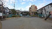 市場公園 670m