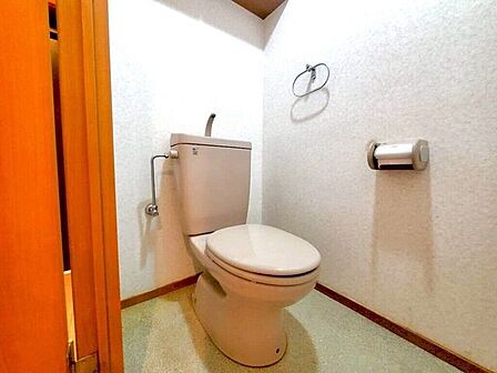 【Toilet】清潔感があり、落ち着いたデザインのトイレ。家族みんなが快適に使えます。