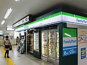ファミリーマートユーカリが丘駅前店 390m