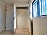 収納：【Bedroom】クローゼット完備で収納力◎。家具の配置もしやすい機能的な洋室です。