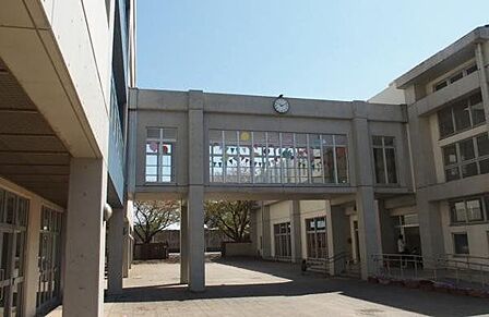 轟町中学校 840m