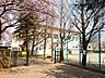 周辺：前原中学校 650m