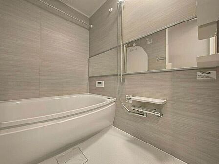 【Bathroom】リラックスできる空間で、一日の疲れを癒し、心身共にリフレッシュできます。